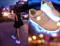 Светящиеся кроссовки с LED подсветкой